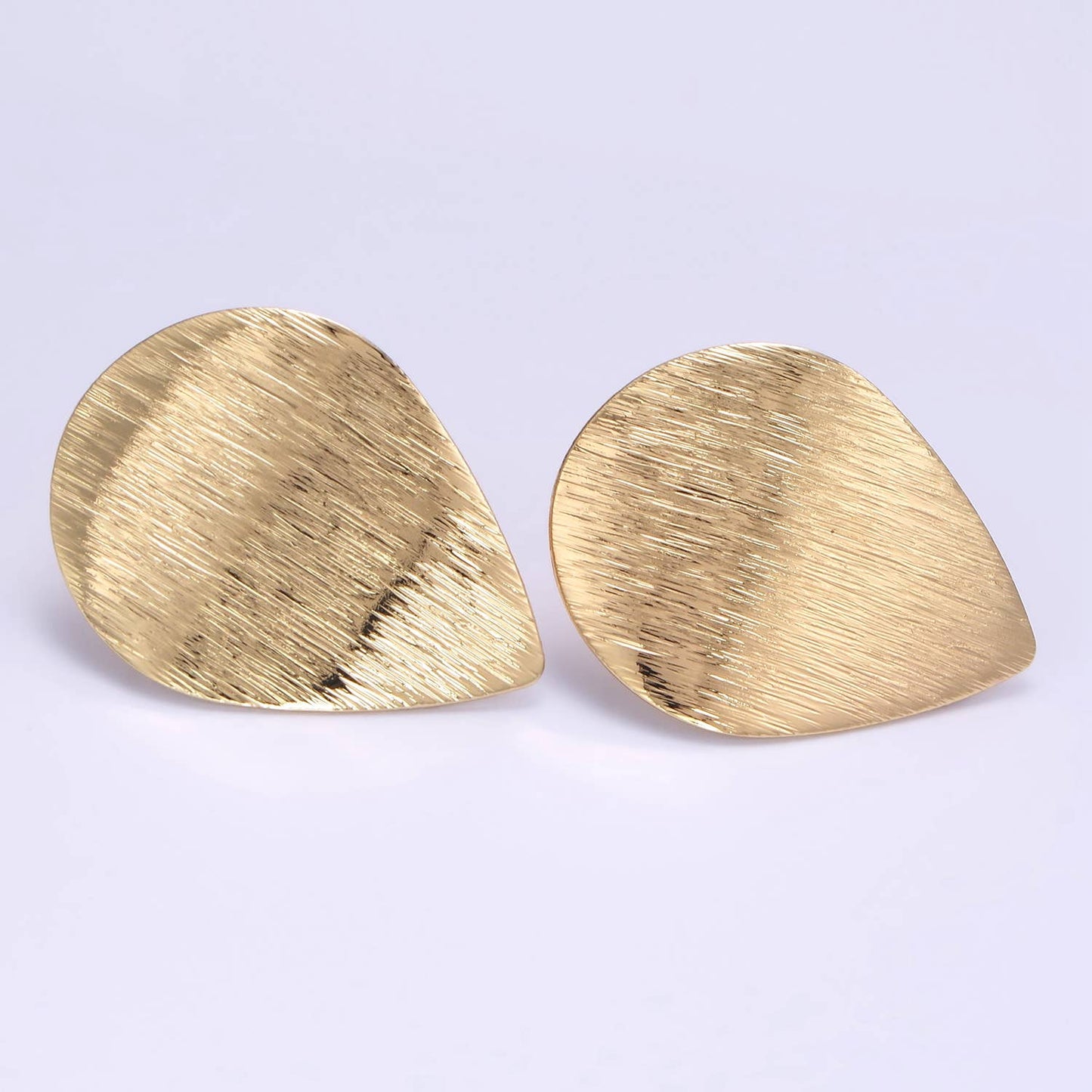 Teardrop Stud Earrings 60.00