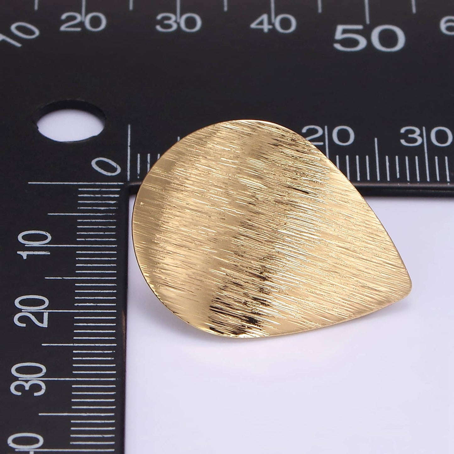 Teardrop Stud Earrings 60.00