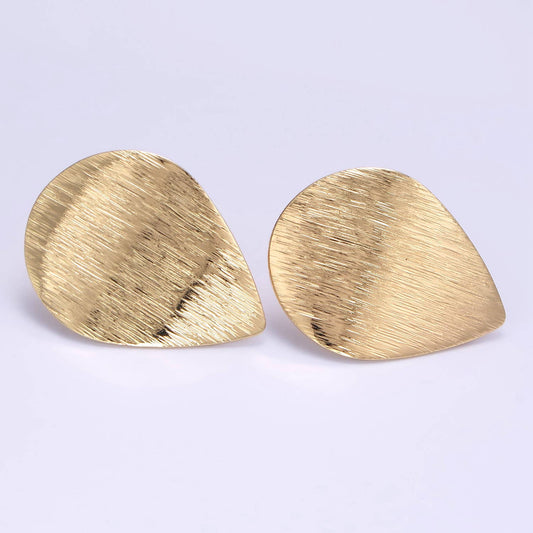 Teardrop Stud Earrings 60.00