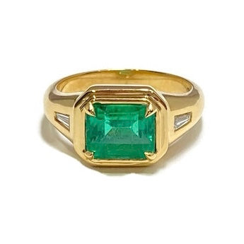 Colombian Emerald Laurel 18ky Ring 15600.00