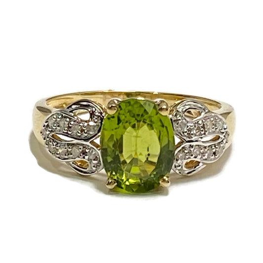 Diamond & Peridot Ring .10ct Dia 1.2ct Peridot 975.00