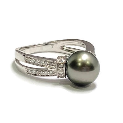 Diamond & Fresh Water Black Pearl Ring 9-10mm 1,800.00