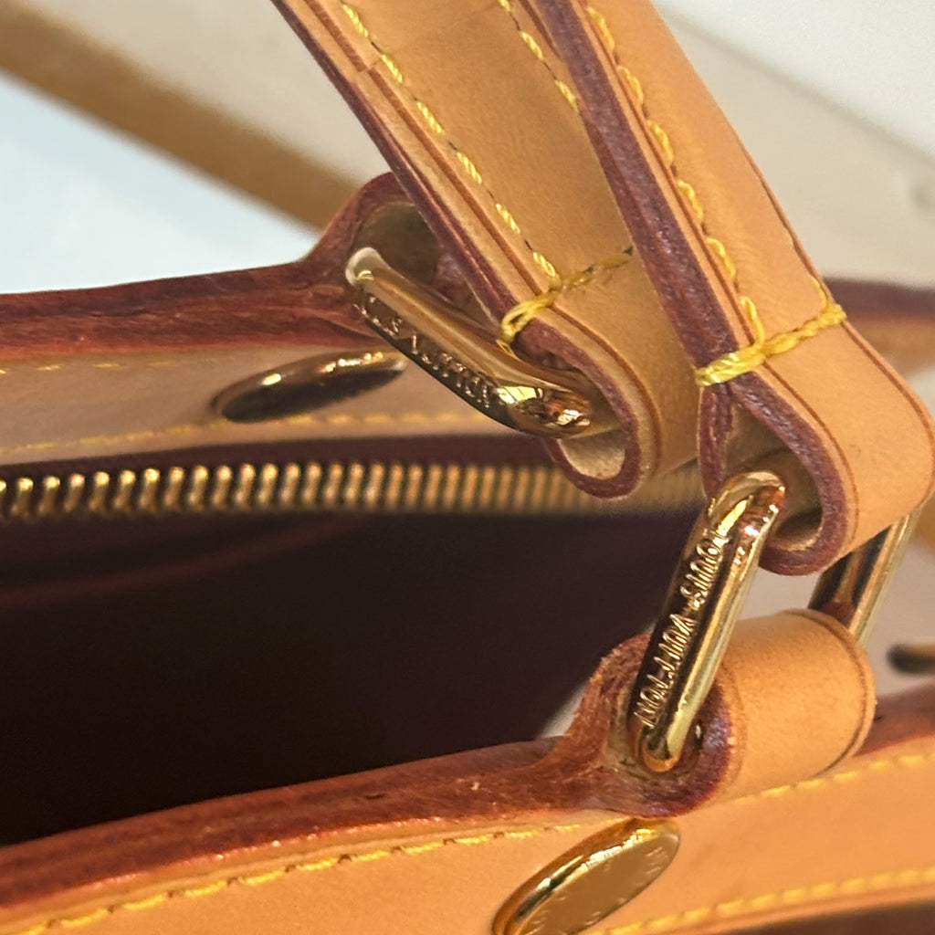 LV A Condition Vernis Brea MM Amarante 1600.00