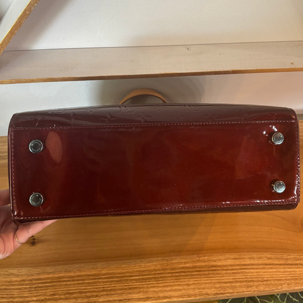 LV A Condition Vernis Brea MM Amarante 1600.00