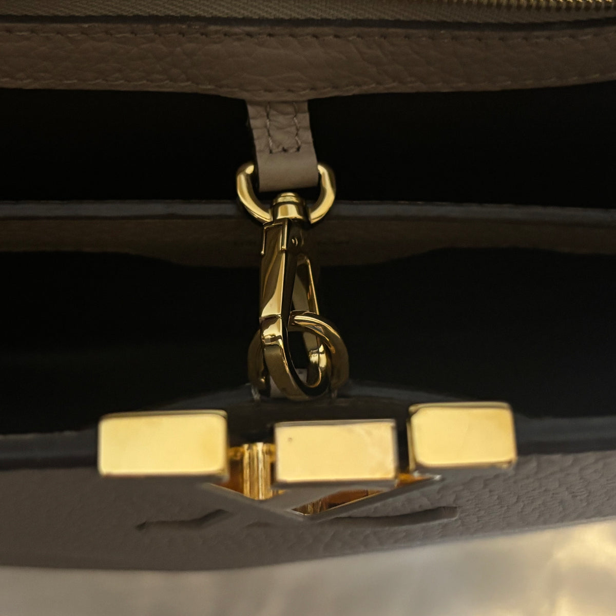 Louis Vuitton A Condition Capucines Leather PM 4200.00