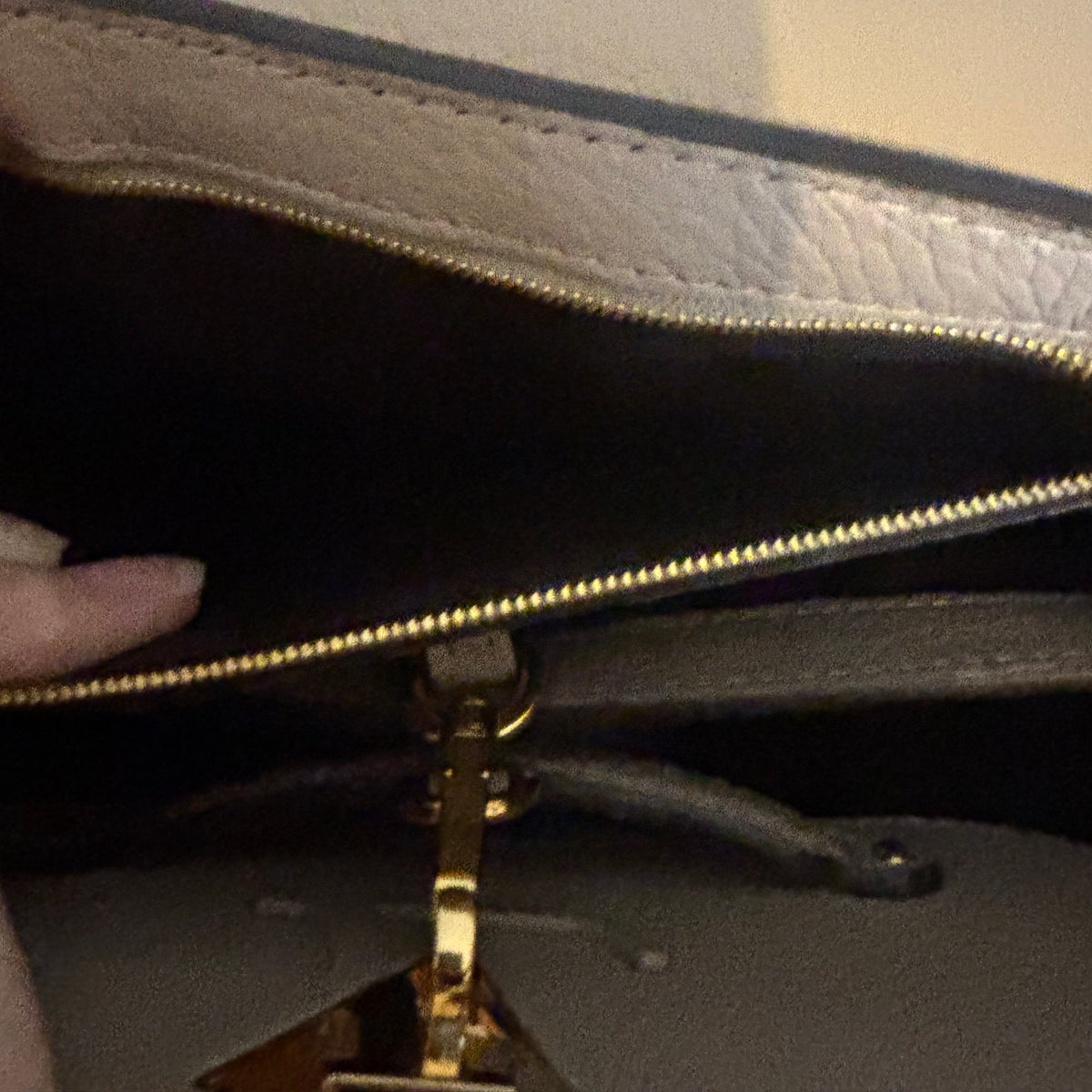 Louis Vuitton A Condition Capucines Leather PM 4200.00