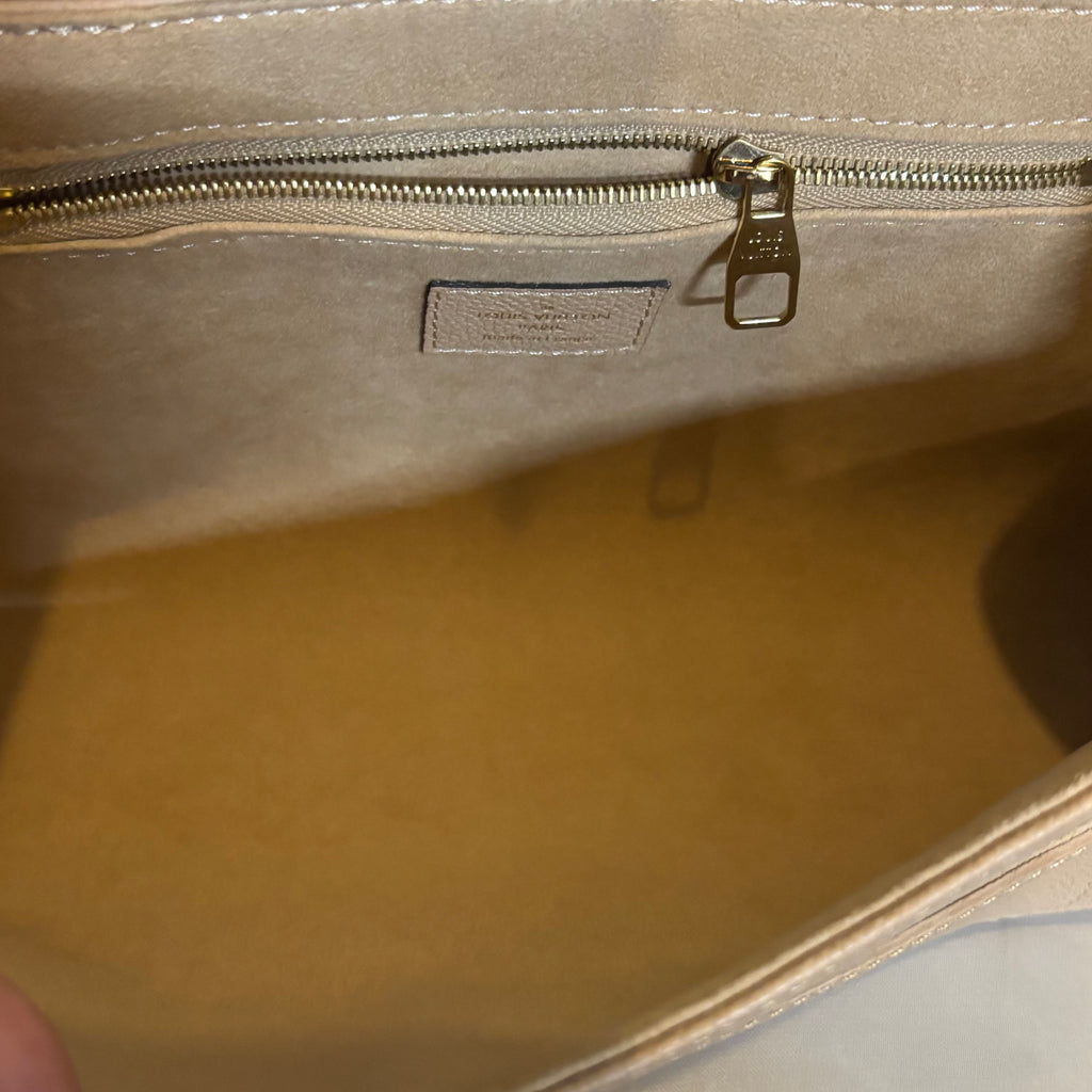 Louis Vuitton A Condition Empriente Saint Germain Beige PM 3500.00