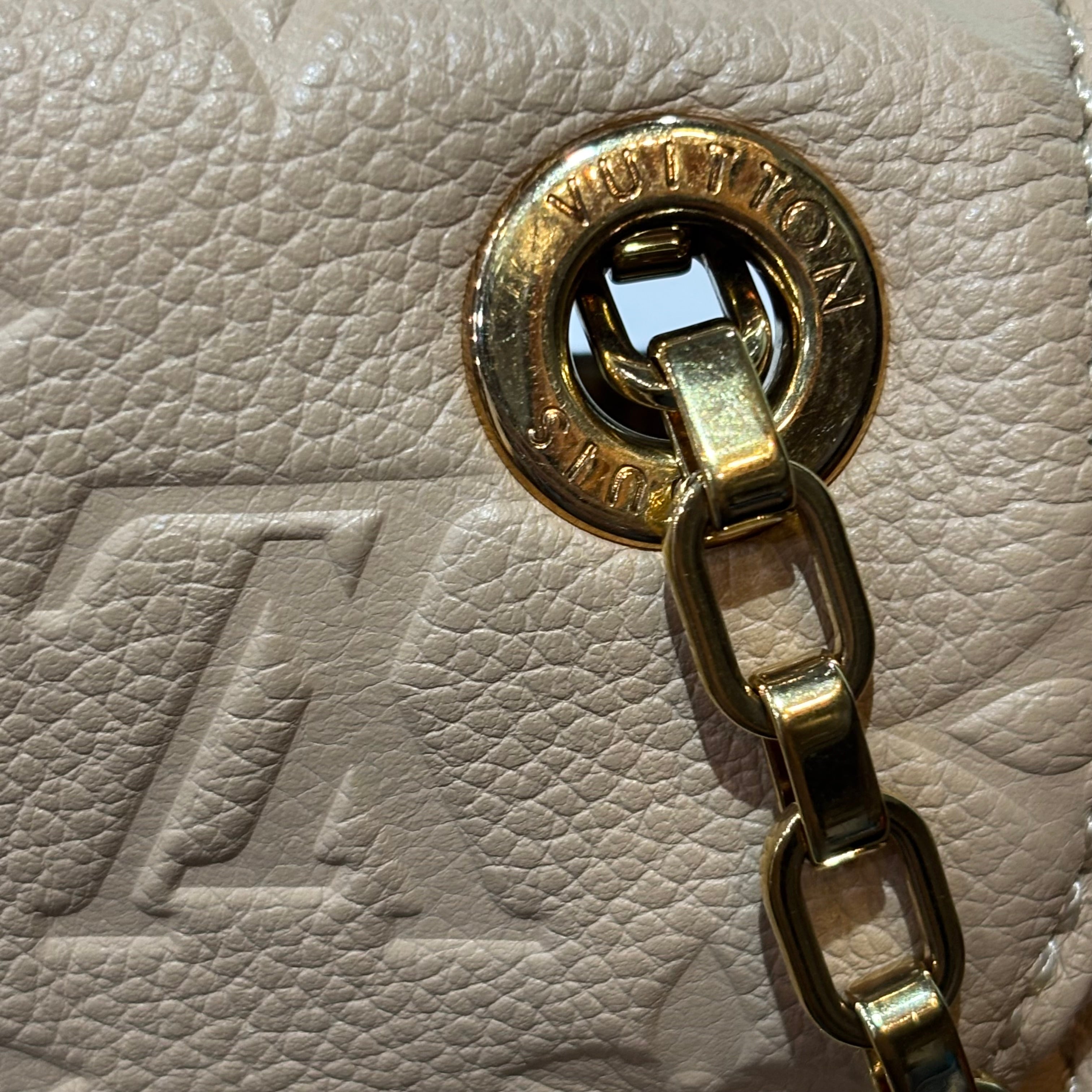 Louis Vuitton A Condition Empriente Saint Germain Beige PM 3500.00