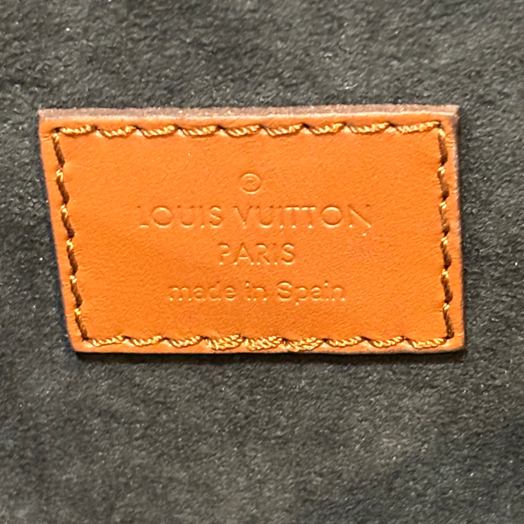 Louis Vuitton A Condition Monogram Dauphine 3400.00