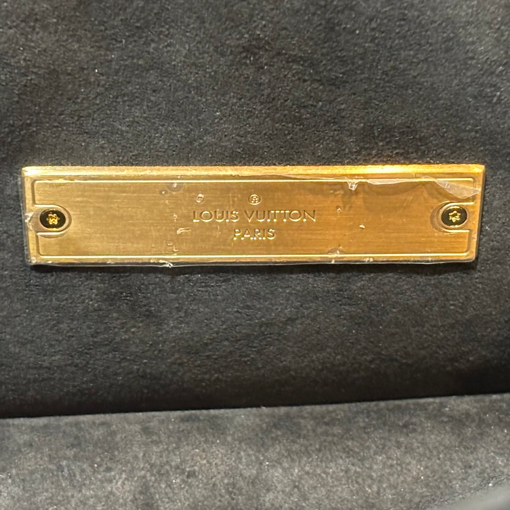 Louis Vuitton A Condition Monogram Dauphine 3400.00