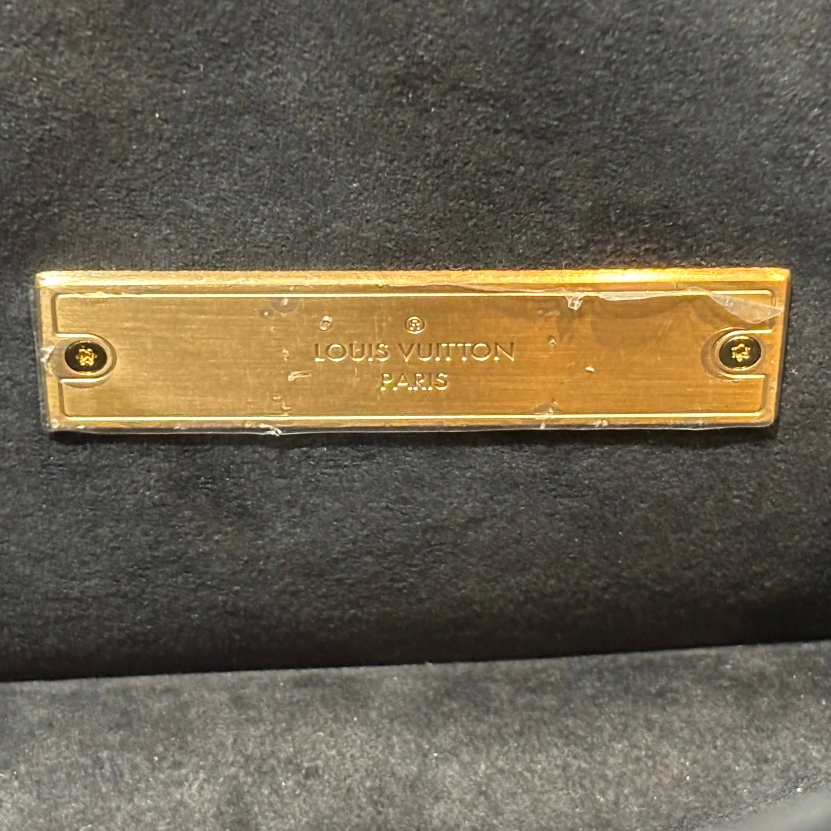 Louis Vuitton A Condition Monogram Dauphine 3400.00