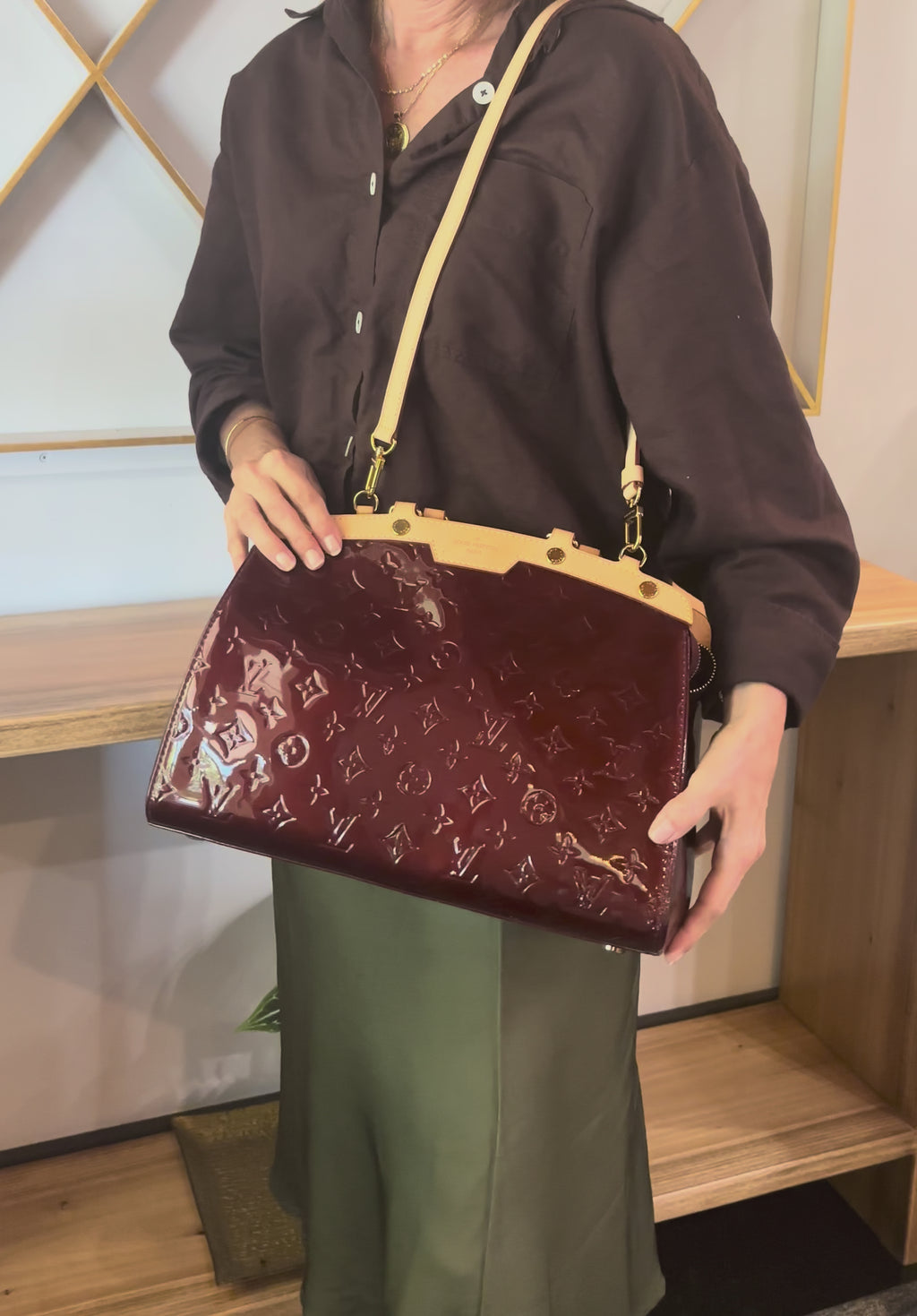 LV A Condition Vernis Brea MM Amarante 1600.00